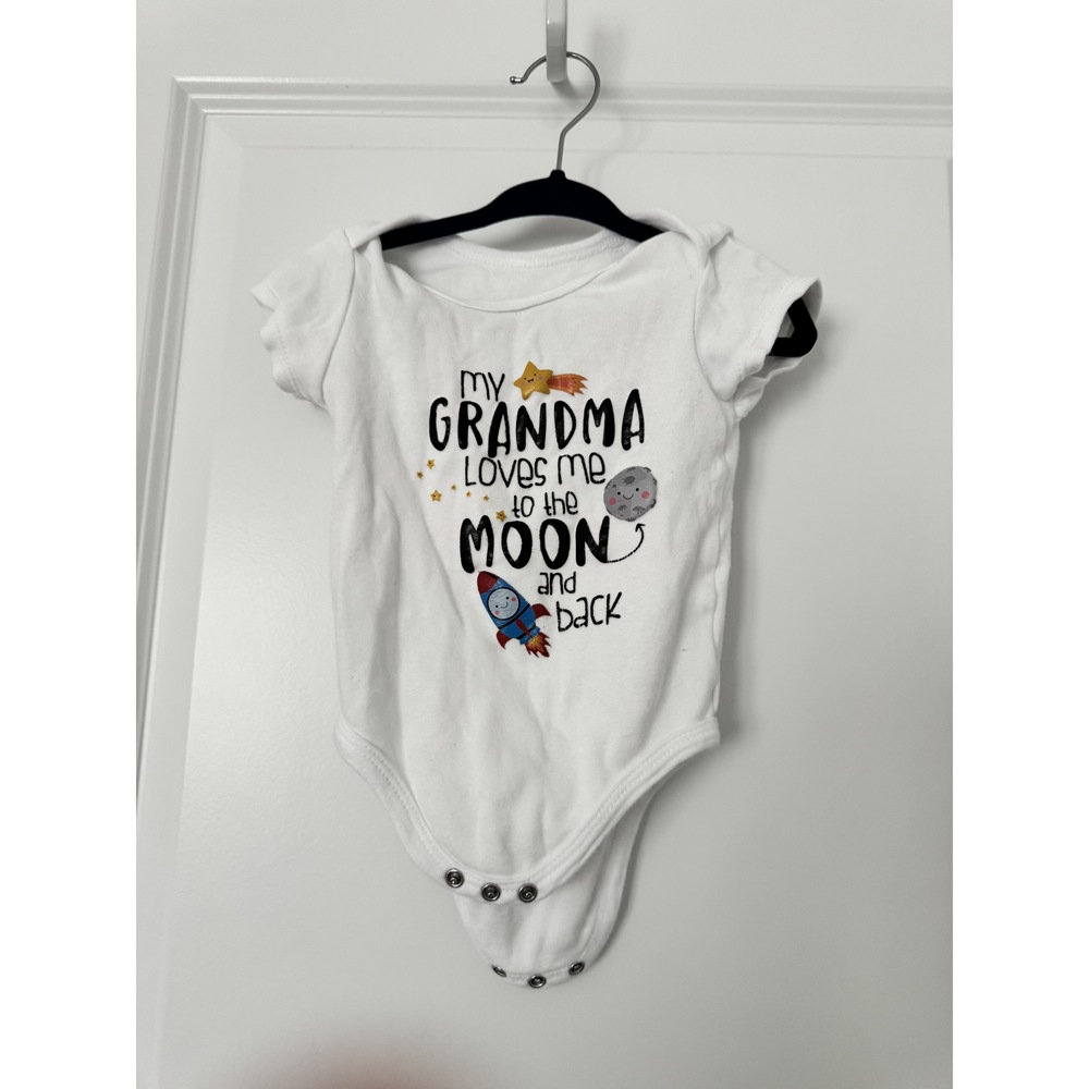Grandma Loves Me Onesie Size 6-9mo